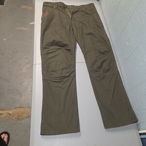 Wrangler Men's Dark Olive Cargo Pants